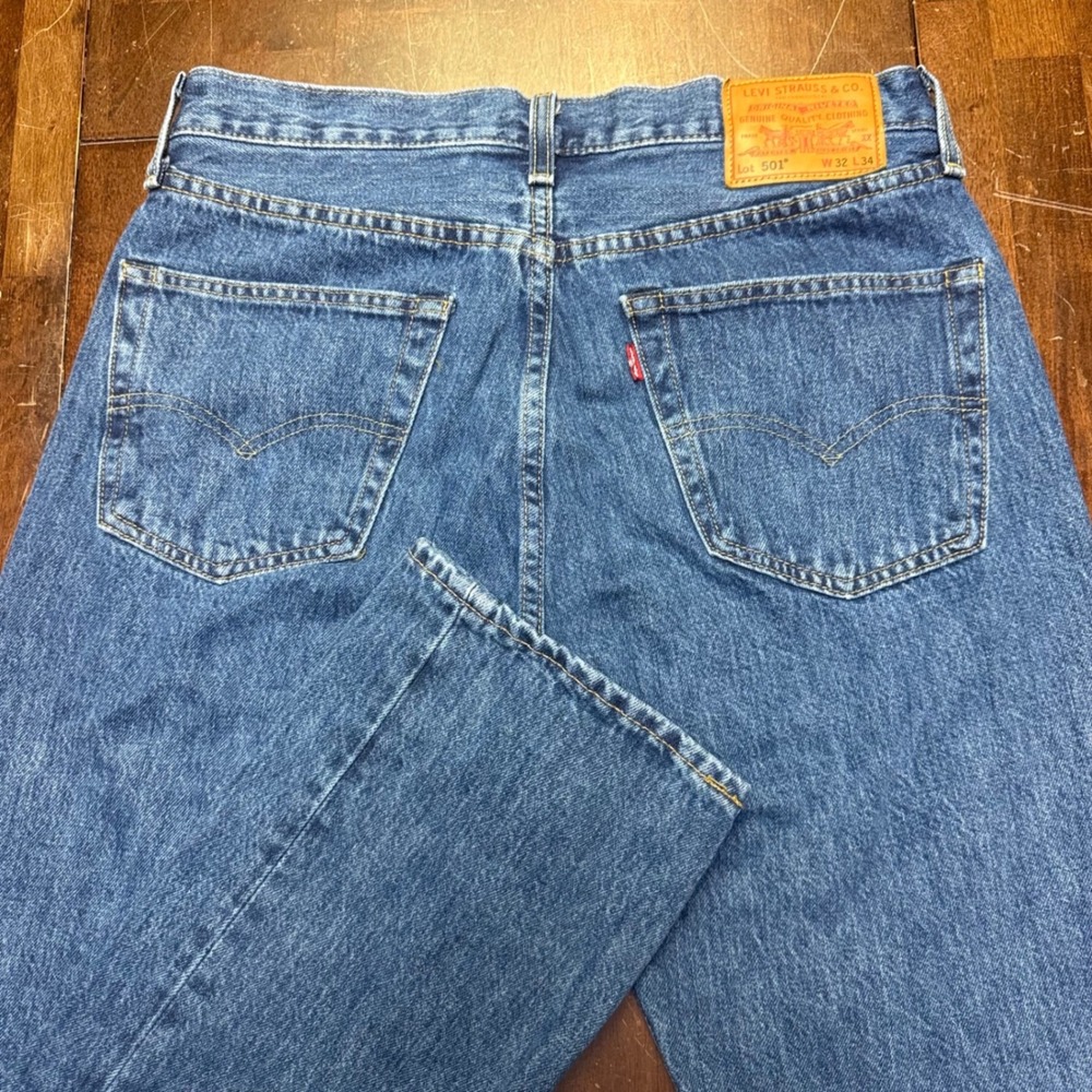 Levi's 501 Premium Button Fly Jeans Mens 32x34 Blue Straight Leg Big E